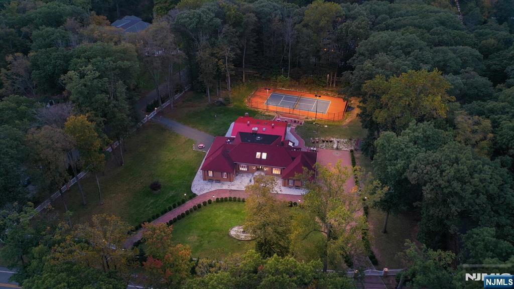 Rental Property at 91 Chestnut Ridge Rd, Saddle River, New Jersey - Bedrooms: 6 
Bathrooms: 7 
Rooms: 18  - $18,000 MO.