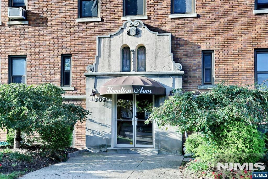 303 Hamilton Place A4