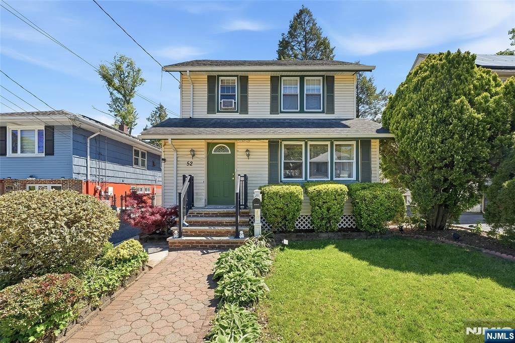 Photo of 52 Harcourt Avenue, Bergenfield, NJ 07621 (MLS # 26017865)