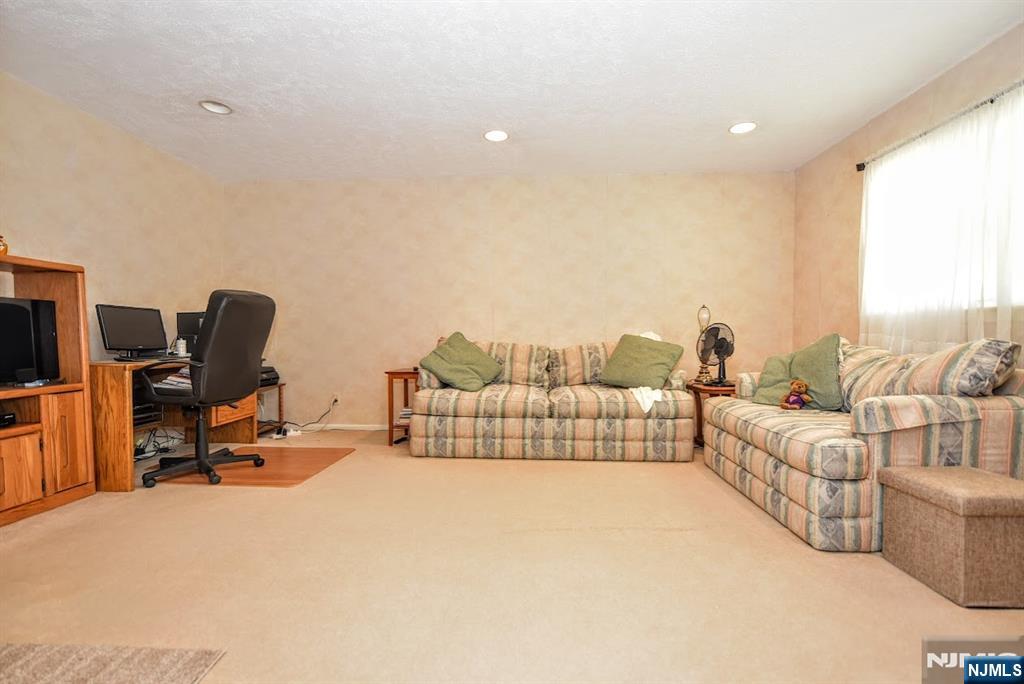 88 Spring Valley Road