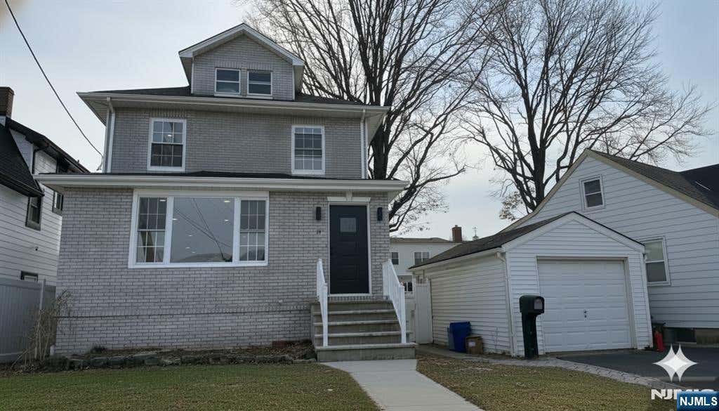 Photo of 34 Kearney Street, Lyndhurst, NJ 07071 (MLS # 26020482)