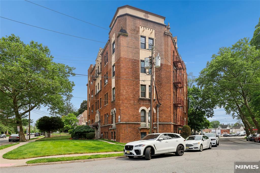303 C2 Hamilton Place C2