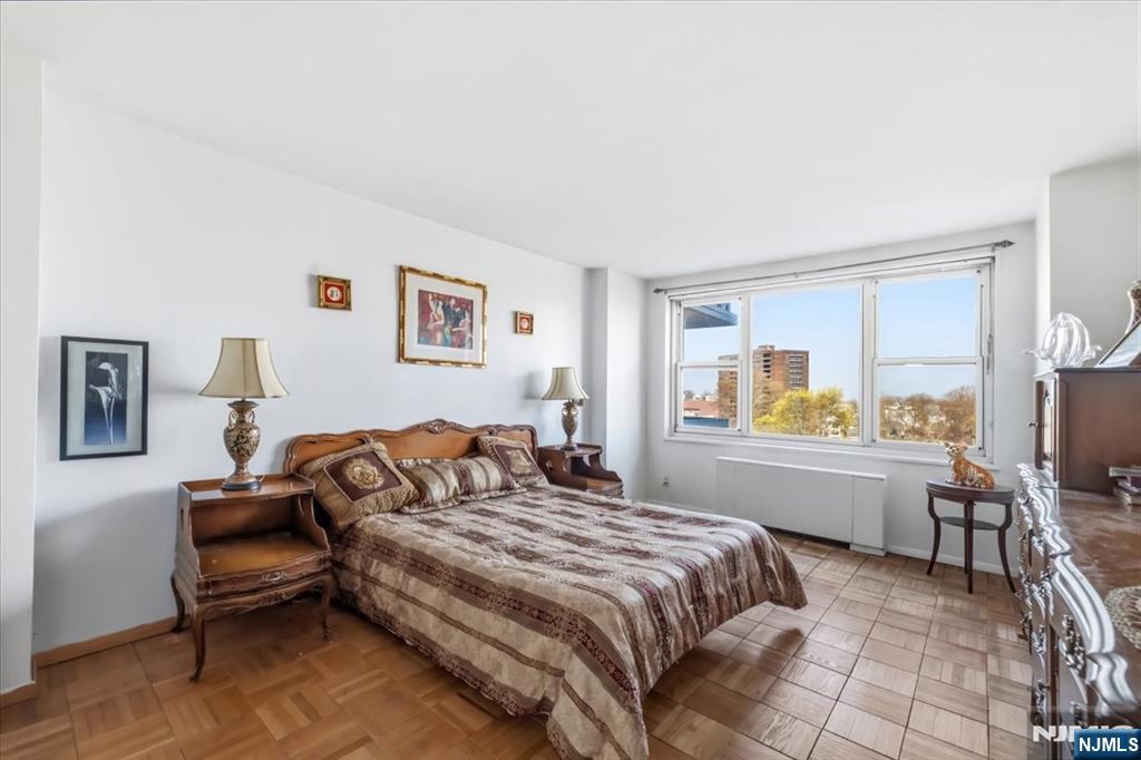 2000 Linwood Avenue 6C