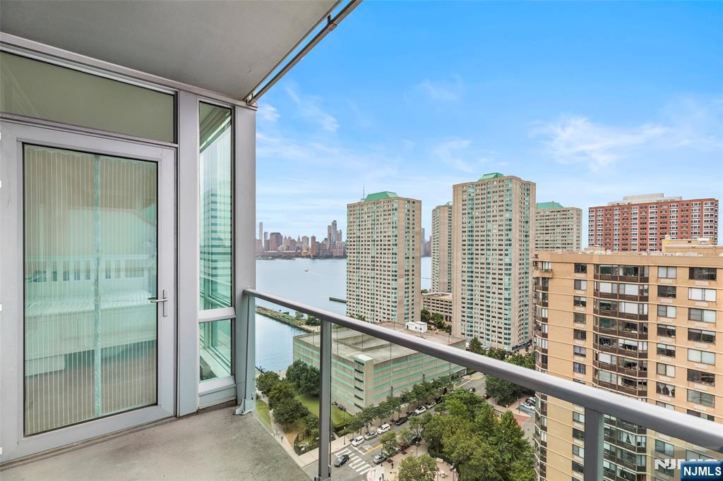 Rental Property at 20 Newport Pkwy 2303, Jersey City, New Jersey - Bedrooms: 1 
Bathrooms: 1 
Rooms: 5  - $3,900 MO.