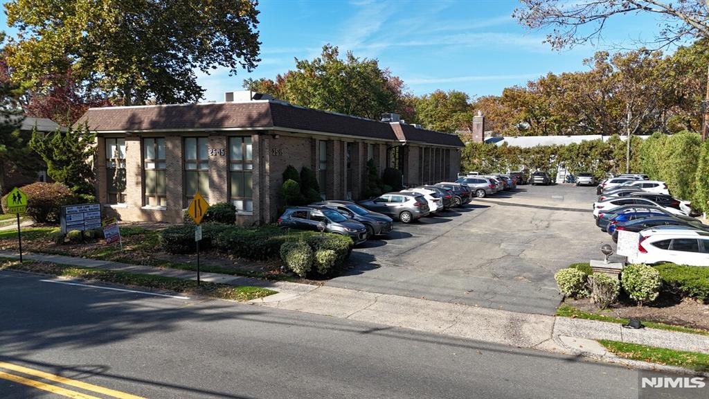 25-15 Fair Lawn Avenue