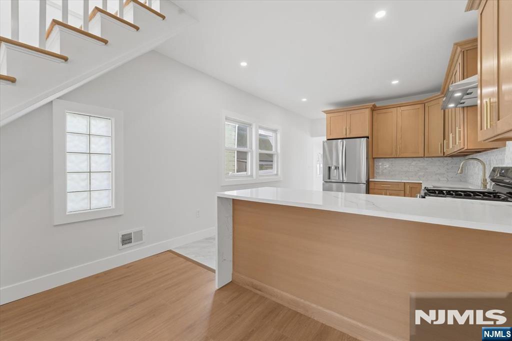 95 Rutherford Place