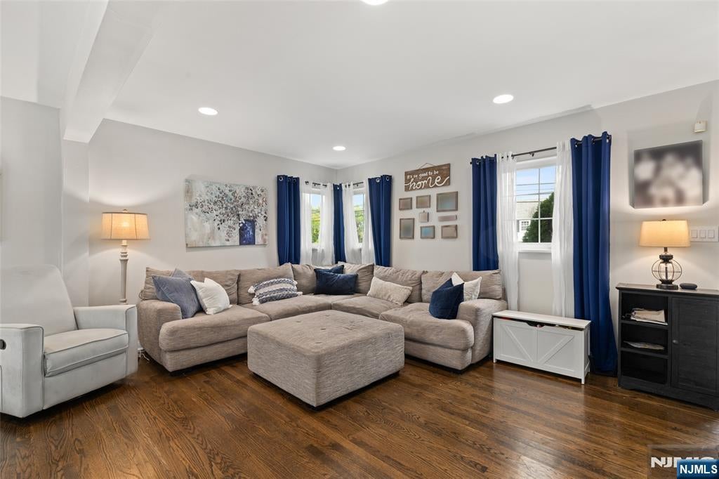 Homes for Sale in Northern NJ | ThisIsRiverEdge.com 86 Elm Street
