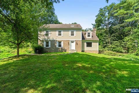Photo of 215 Oak Ave, Wyckoff, NJ 07481 (MLS # 26031755)