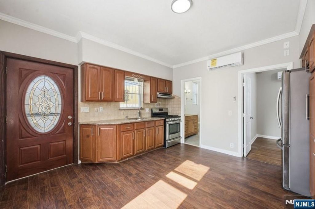 Photo of 693 8th Street, Newark, NJ 07107 (MLS # 26006258)