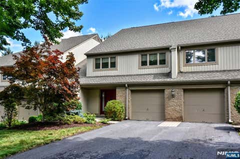 Photo of 281 E Vista View Drive, Mahwah, NJ 07430 (MLS # 26030487)