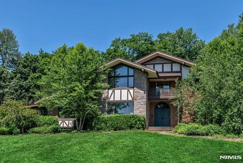 Photo of 681 Closter Dock Rd, Closter, NJ 07624 (MLS # 26005436)