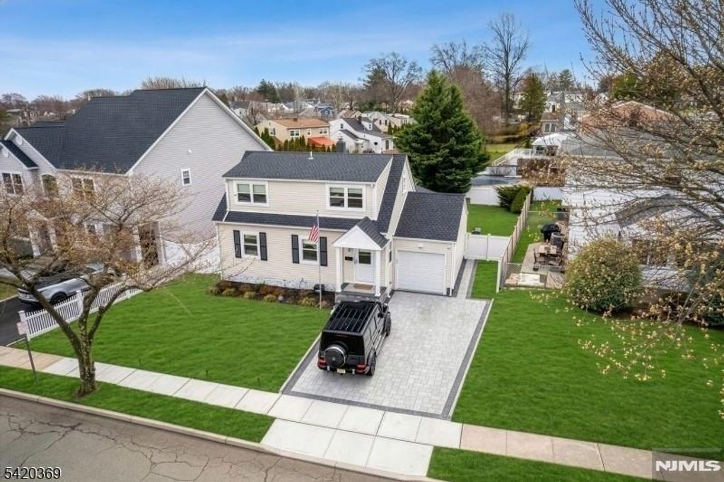 Photo of 138 Merrill Road, Clifton, NJ 07012 (MLS # 26010657)