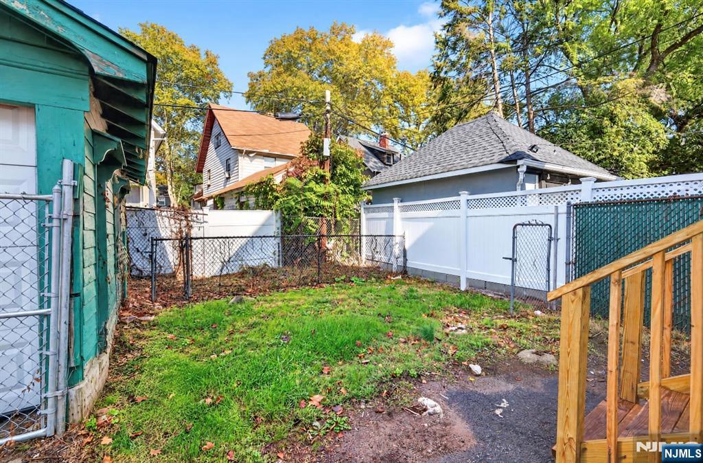 389 N Maple Avenue