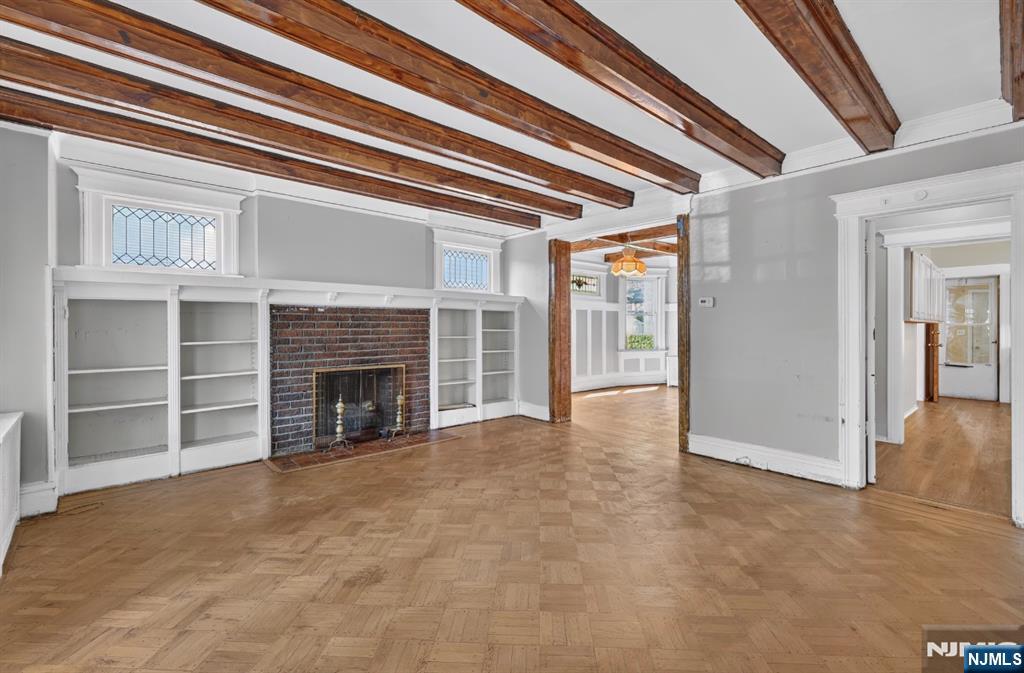 389 N Maple Avenue