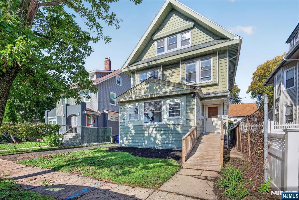 389 N Maple Avenue