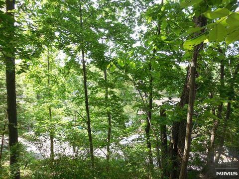 Photo of 45 Buena Vista Way, Bloomingdale, NJ 07403 (MLS # 25020608)