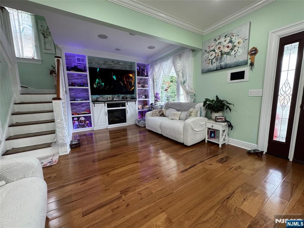 Photo of 17 Elm Street, Ridgefield Park, NJ 07660 (MLS # 25029754)
