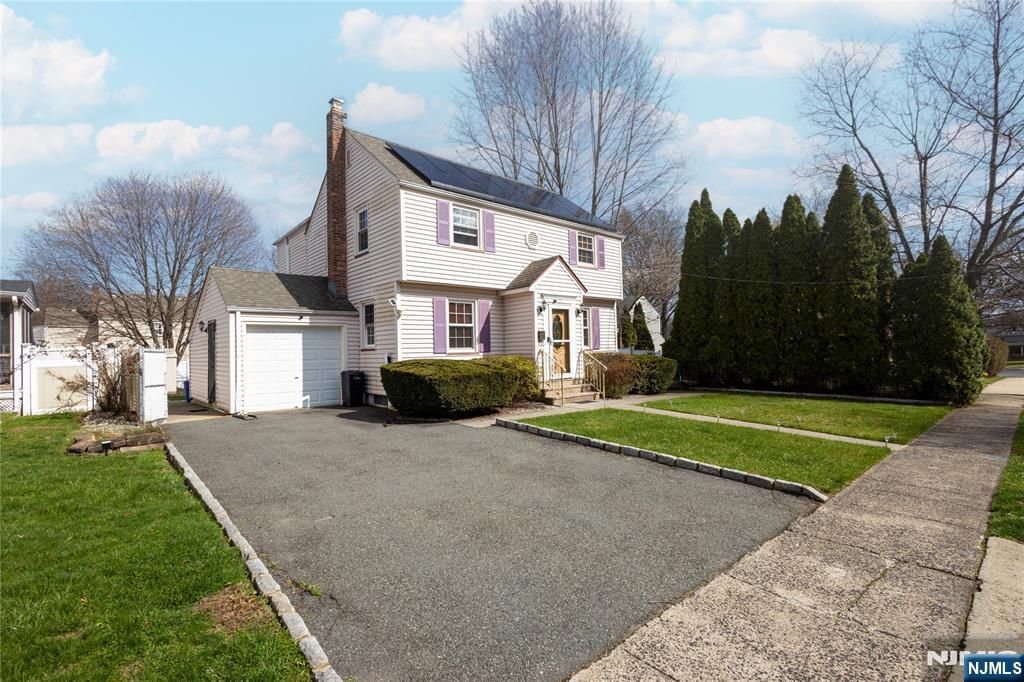 Photo of 77 High Street, Bloomfield, NJ 07003 (MLS # 26011690)