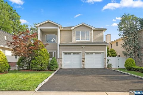 Photo of 15 Laurel Avenue, Dumont, NJ 07628 (MLS # 26026378)