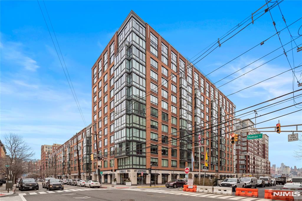 1100 Maxwell Lane 537, Hoboken, New Jersey - 2 Bedrooms  
2 Bathrooms - 