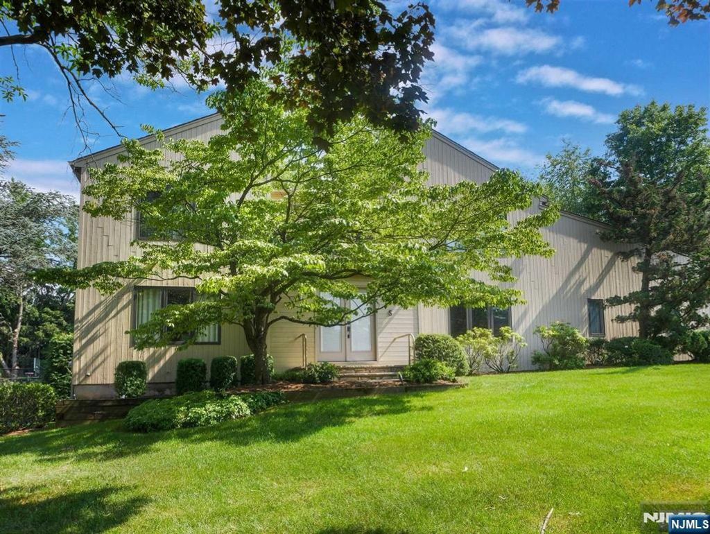 Photo of 5 Bourbon Street, Wayne, NJ 07470 (MLS # 26001098)