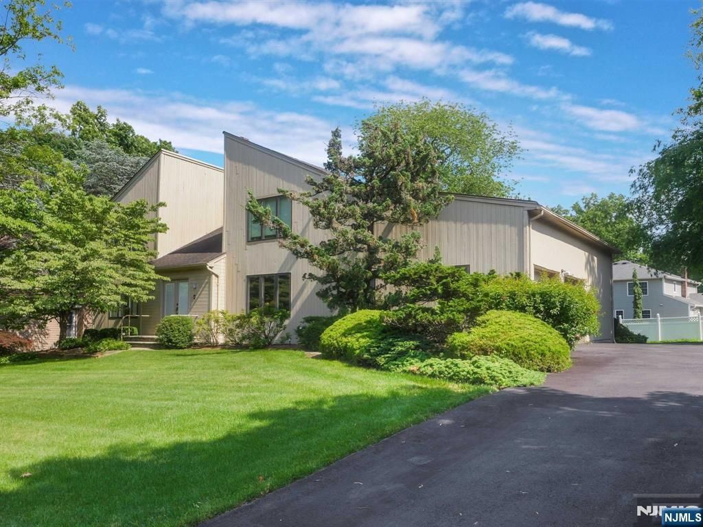 Photo of 5 Bourbon Street, Wayne, NJ 07470 (MLS # 26001098)