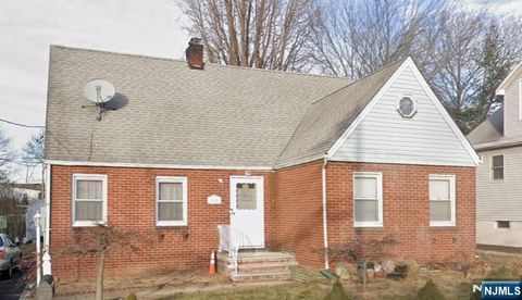 Photo of 285 Washington Street, Teaneck, NJ 07666 (MLS # 25034591)