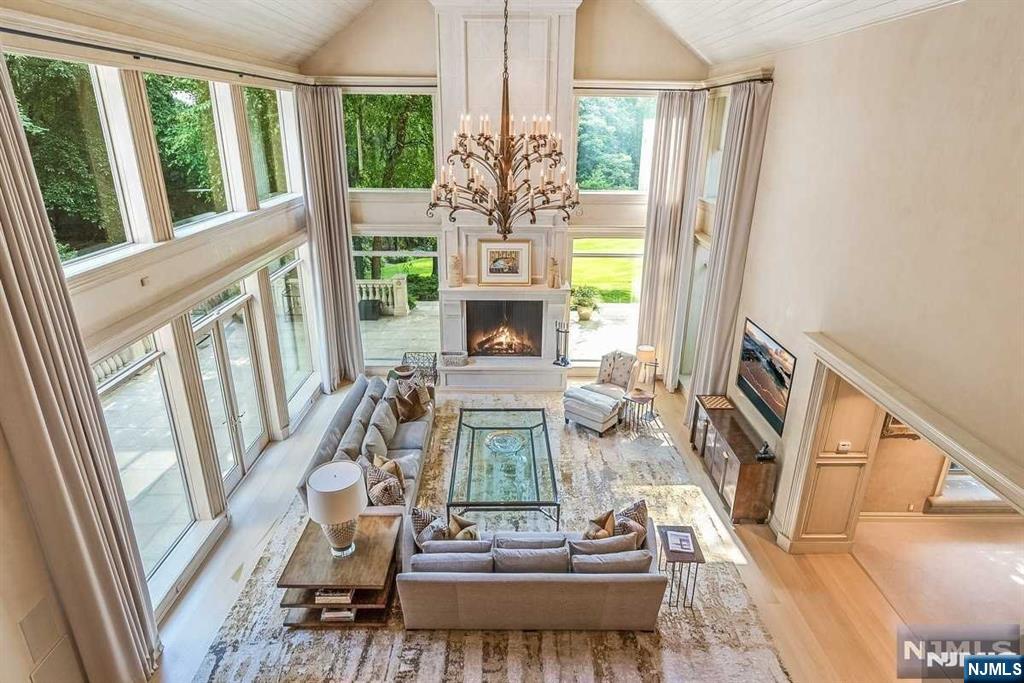 125 Chestnut Ridge Road