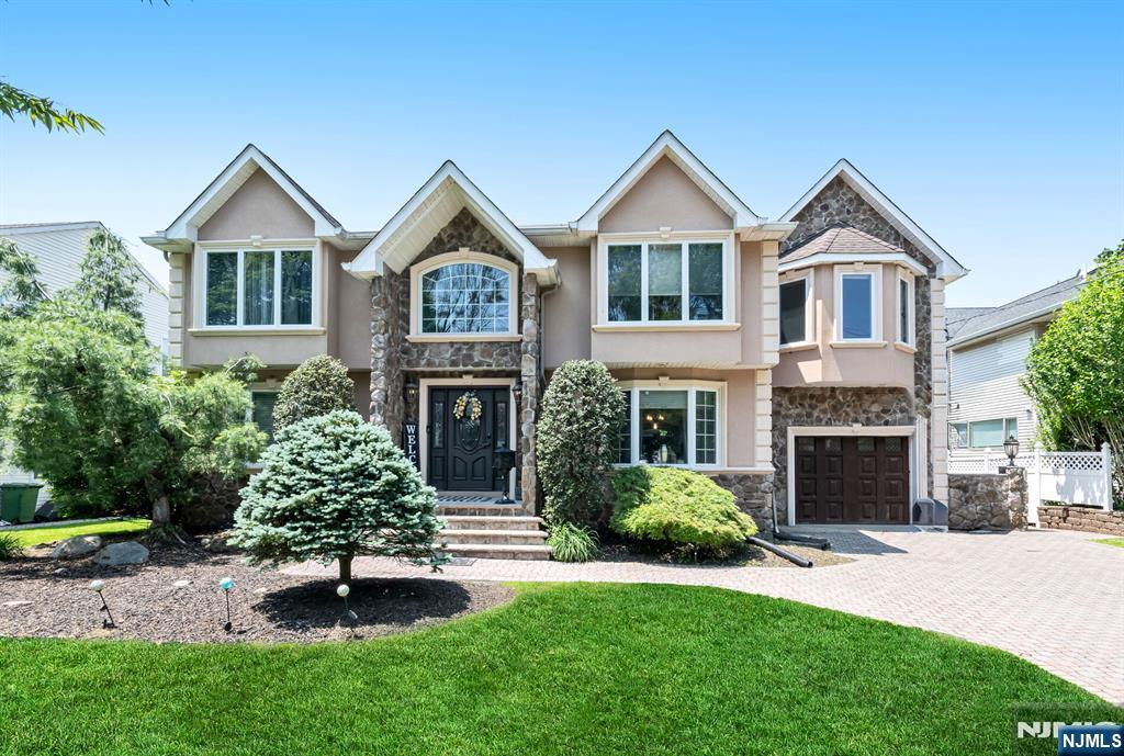 Property for Sale at 469 Nevada Street, Paramus, New Jersey - Bedrooms: 4 
Bathrooms: 4 
Rooms: 8  - $1,499,999