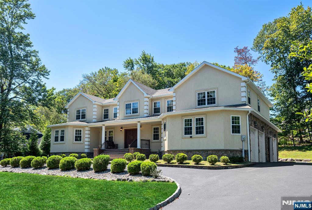 15 Tanglewood Hollow Road