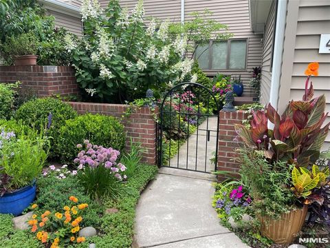 Photo of 41 Litchult Lane, Mahwah, NJ 07430 (MLS # 26012428)