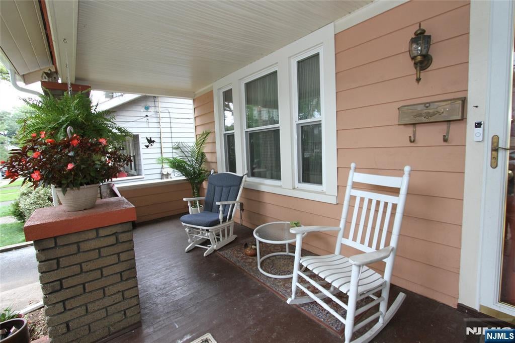 4 Midland Avenue