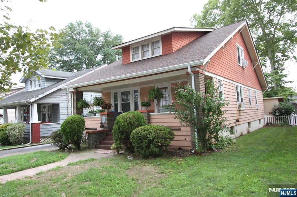 4 Midland Avenue