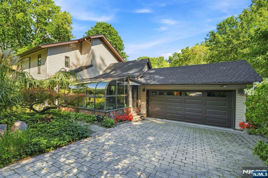 343 Sunset Road