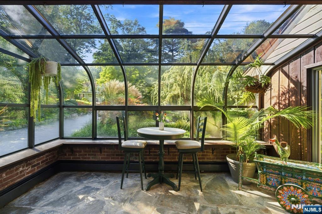 343 Sunset Road