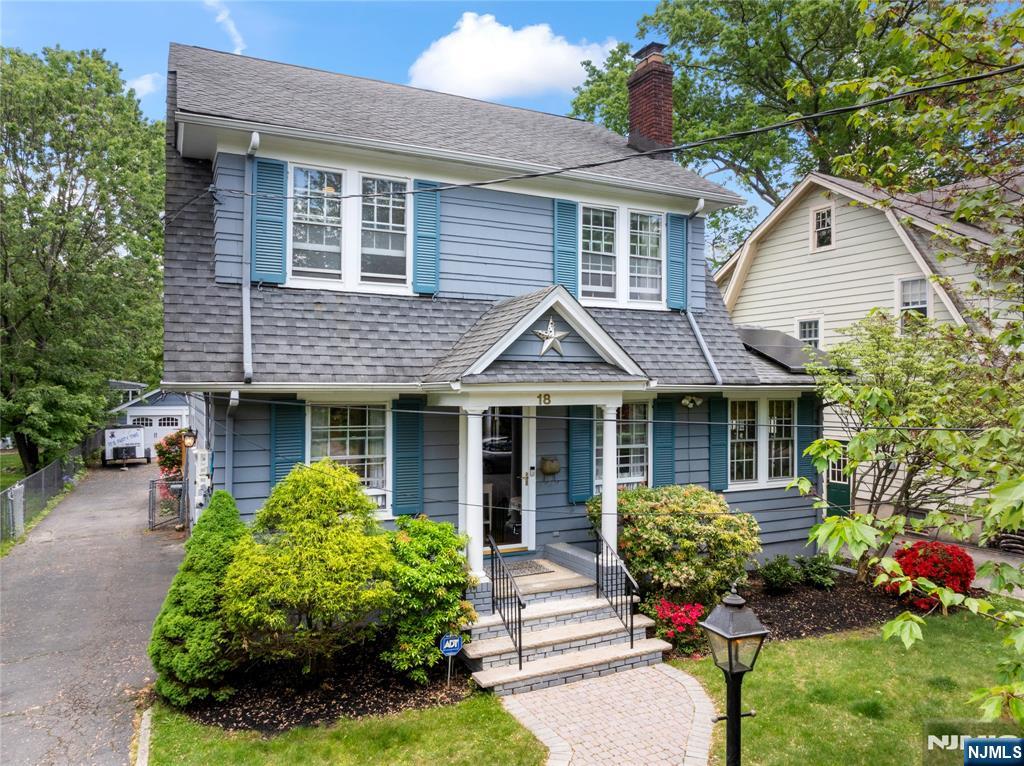 18 Warren Road