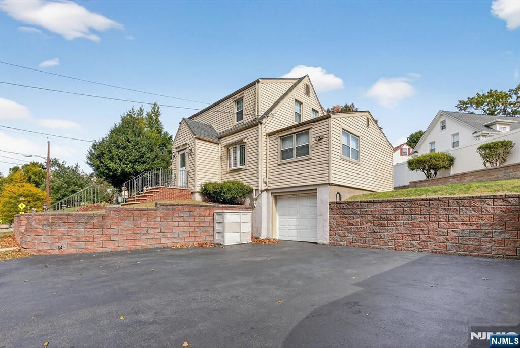 Photo of 870 Passaic Avenue, Kearny, NJ 07032 (MLS # 25037865)