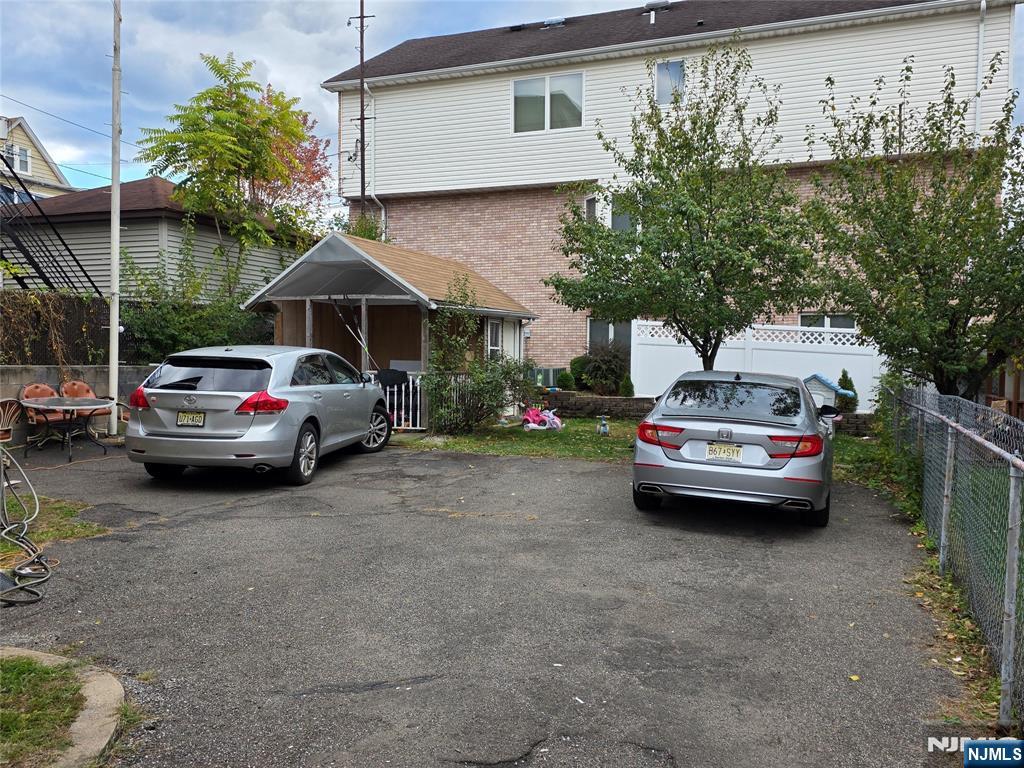 126 Plauderville Avenue