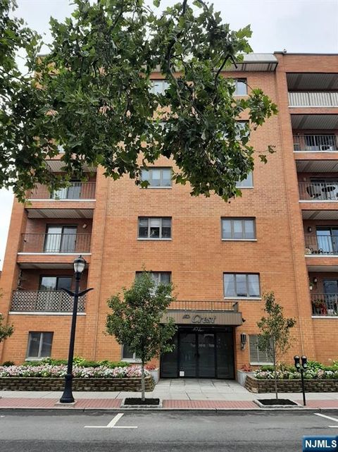Photo of 633 palisade Ave #3C, Cliffside Park, NJ 07010 (MLS # 26000849)