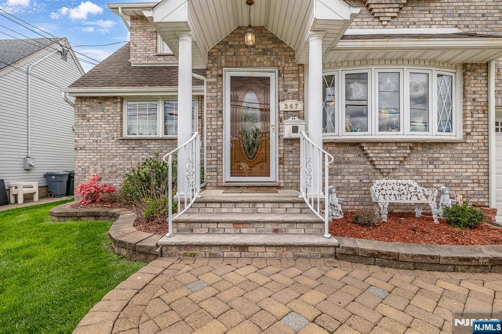 347 Mansfield Avenue