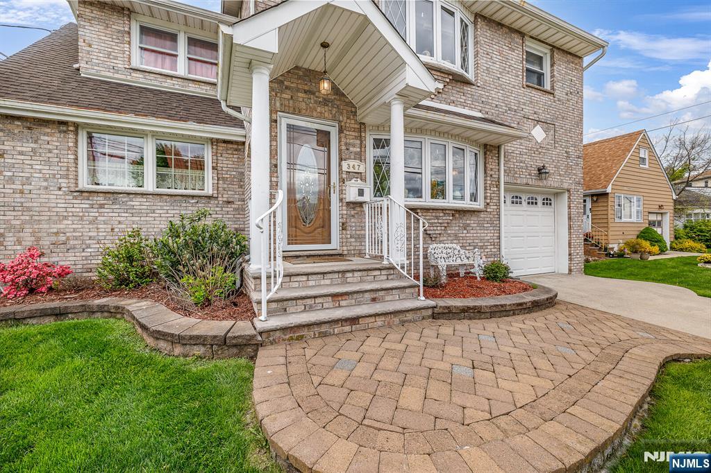 347 Mansfield Avenue