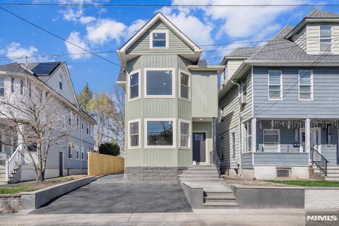 249 Hillside Avenue Leonia NJ 07605