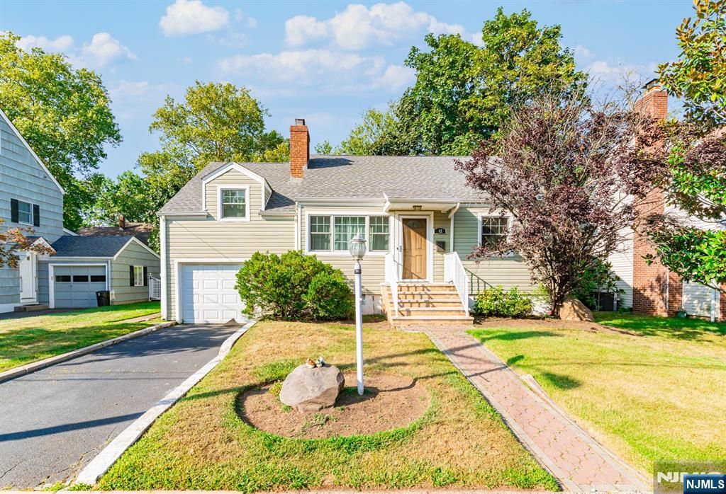 Photo of 42 Meadow Lane, Bloomfield, NJ 07003 (MLS # 25032850)