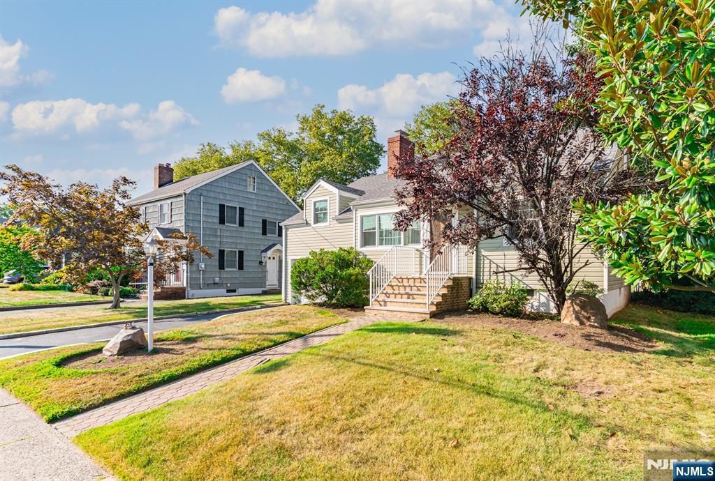 Photo of 42 Meadow Lane, Bloomfield, NJ 07003 (MLS # 25032850)