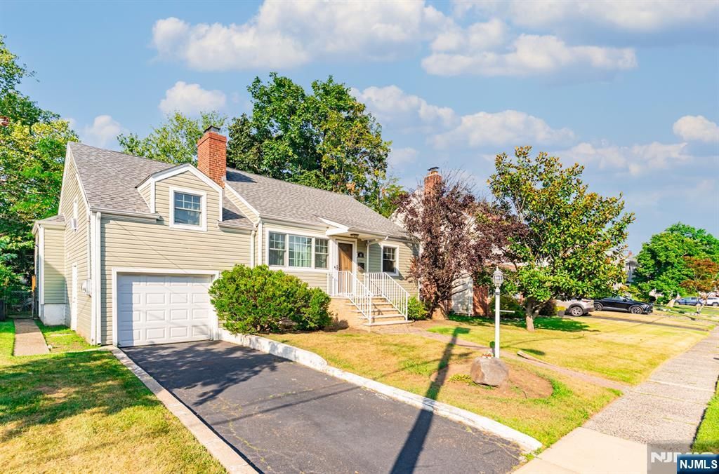 Photo of 42 Meadow Lane, Bloomfield, NJ 07003 (MLS # 25032850)