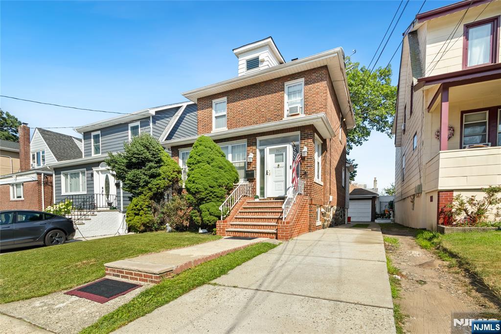 710 Hillside Avenue