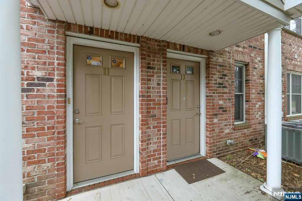 10 Terrace Avenue 11