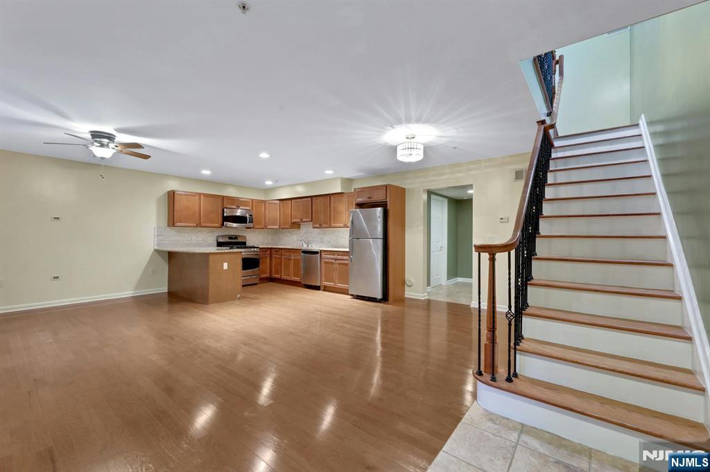 10 Terrace Avenue 11