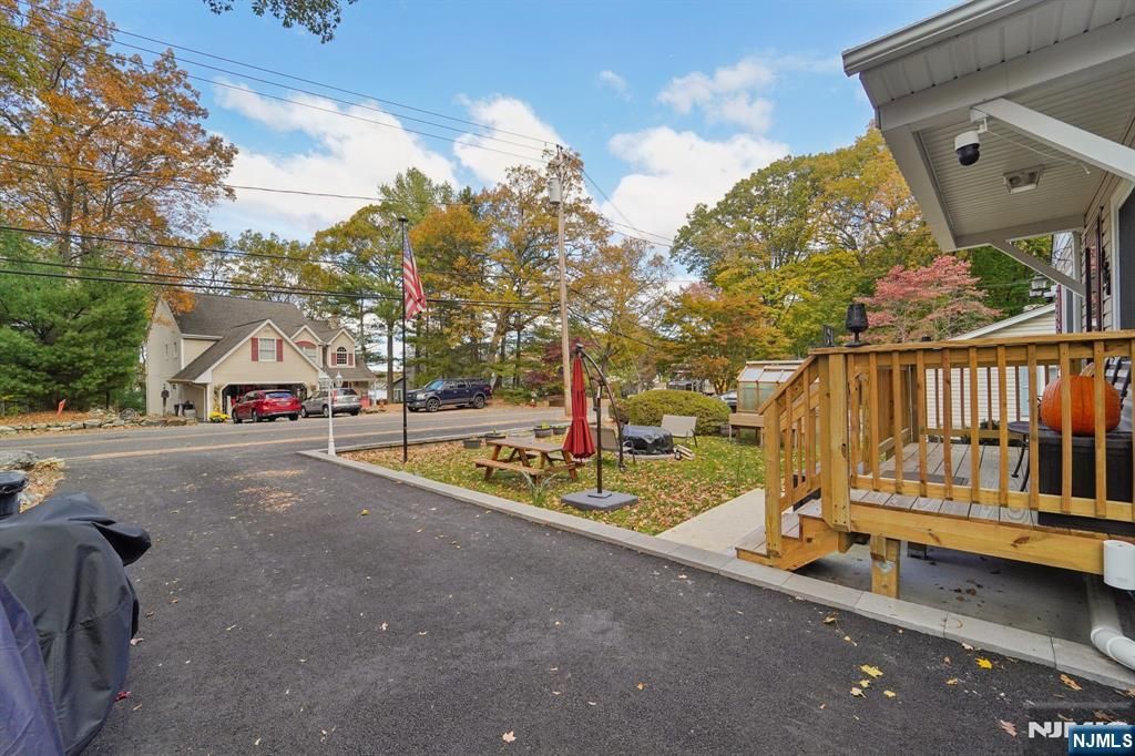 Photo of 166 Lakeview Avenue, Ringwood, NJ 07456 (MLS # 25038885)