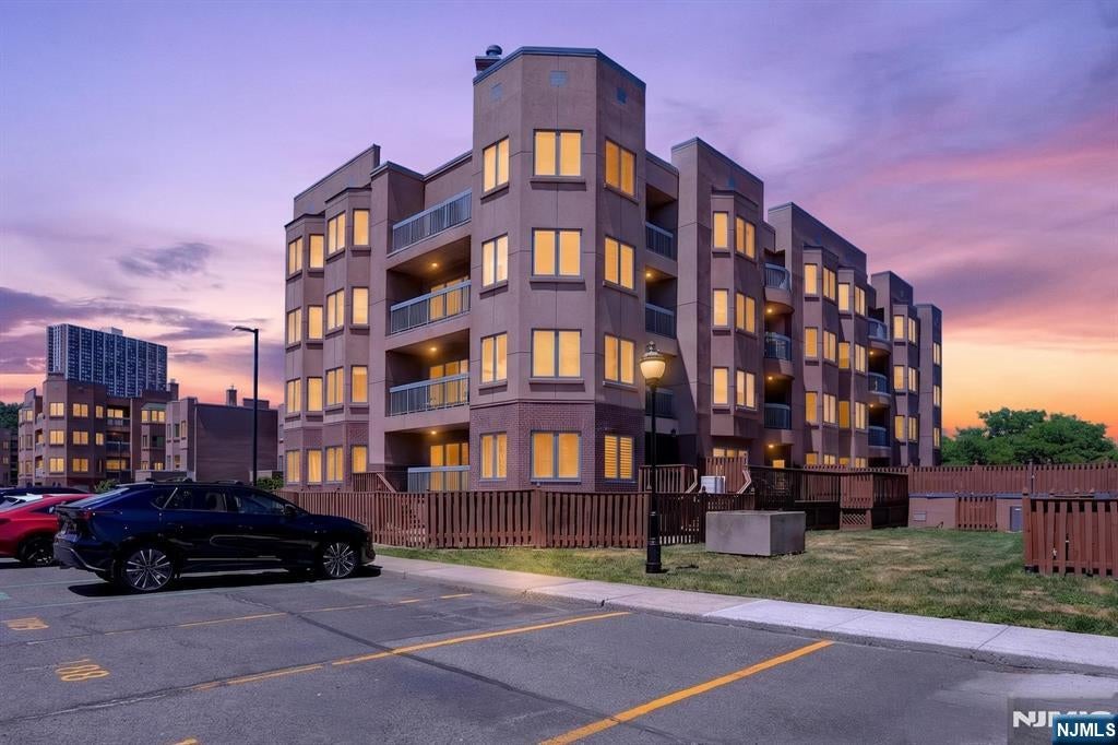 502 Livingston Court N502